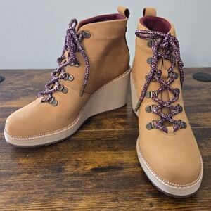 TOMS Melrose Wedge Hiking Boots NWT Size 8 Tan Oiled Nubuck No Box Women's Boots